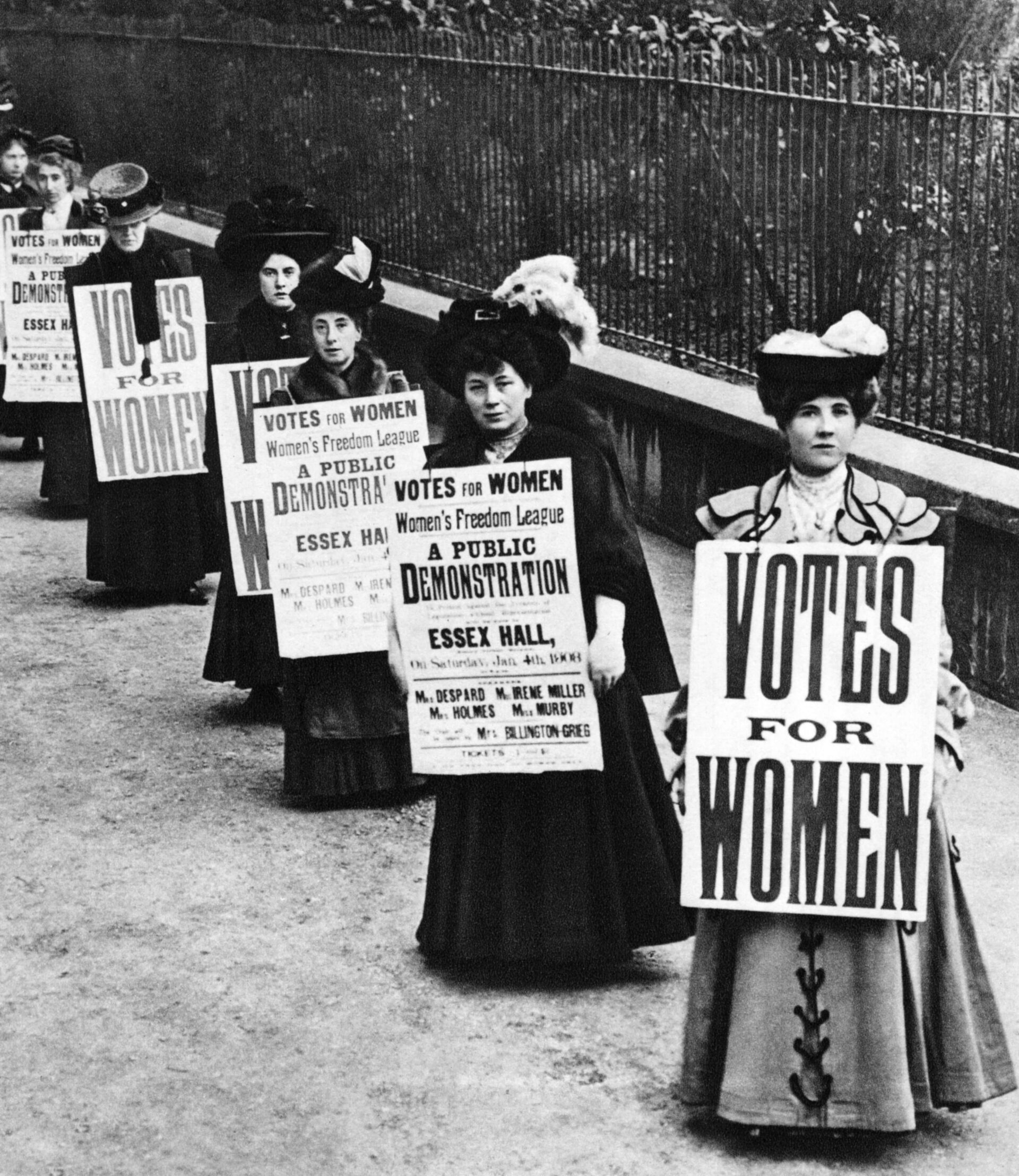 old fashioned vote for women photo